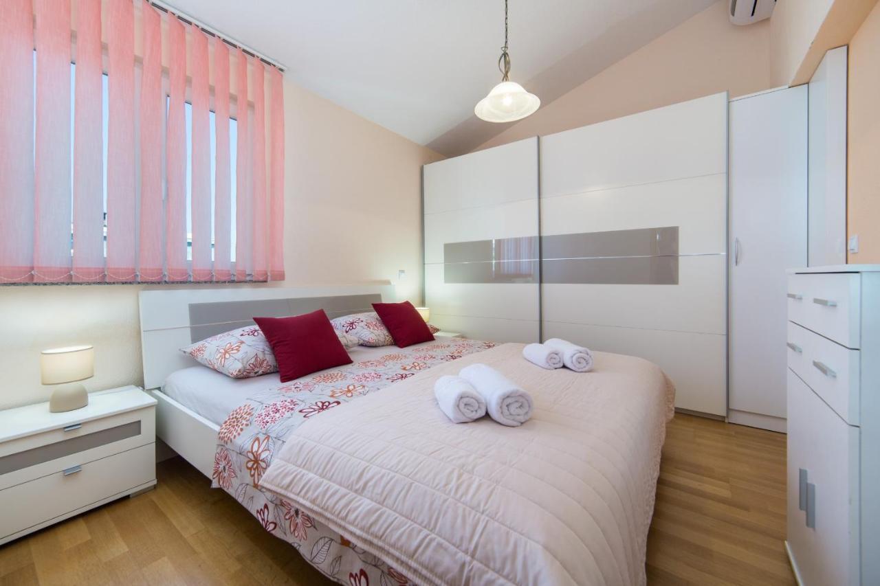 Apartments Deluxe Vucko Makarska Exterior photo