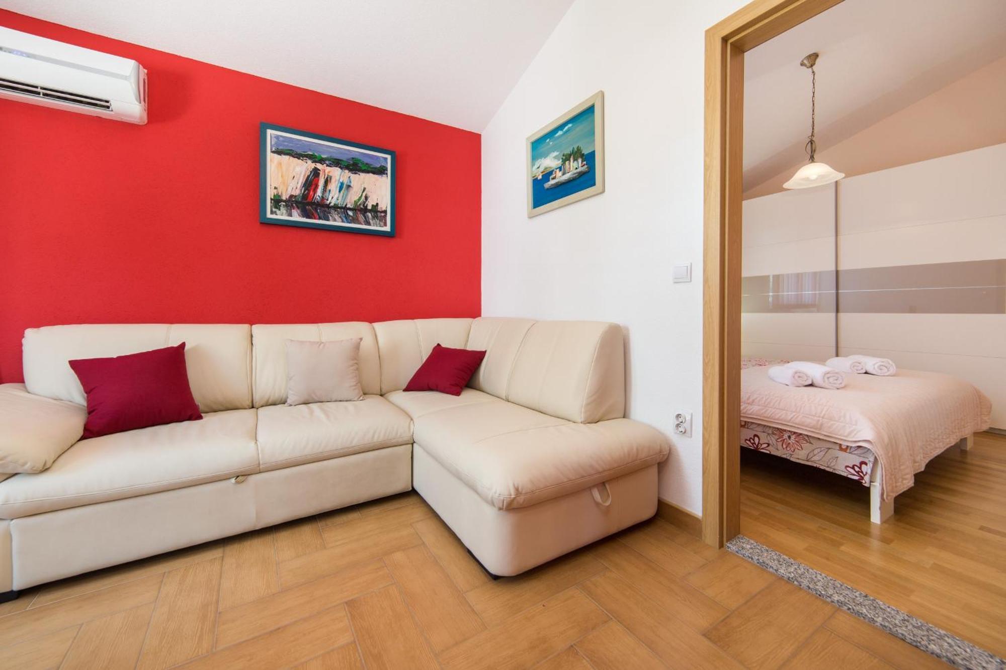 Apartments Deluxe Vucko Makarska Room photo