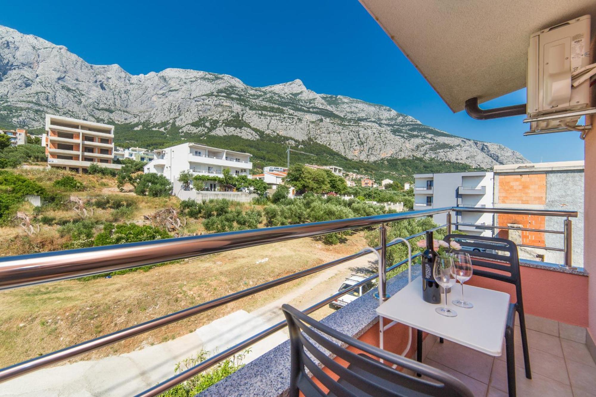 Apartments Deluxe Vucko Makarska Room photo